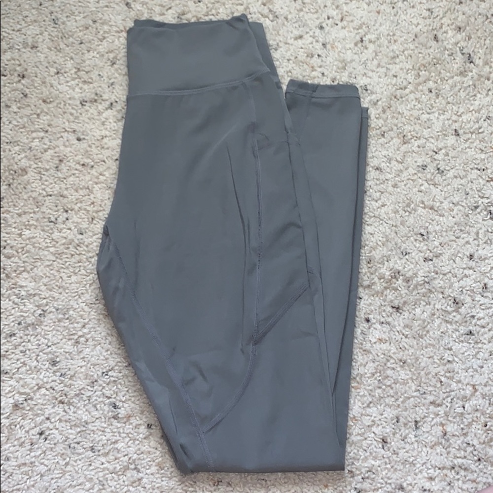 Alphalete Meta Grey Meridian Pocket Legging
